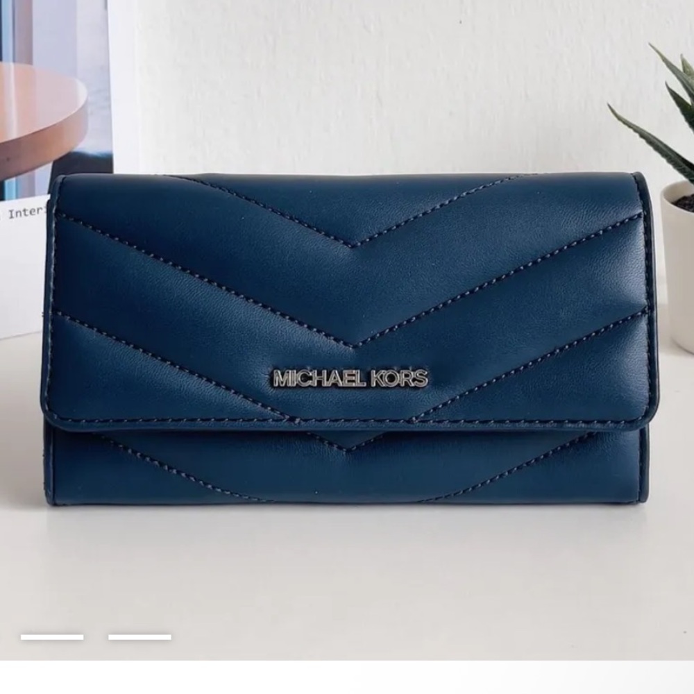 Michael Kors Navy Blue Wallet Sleek Minimalist Design